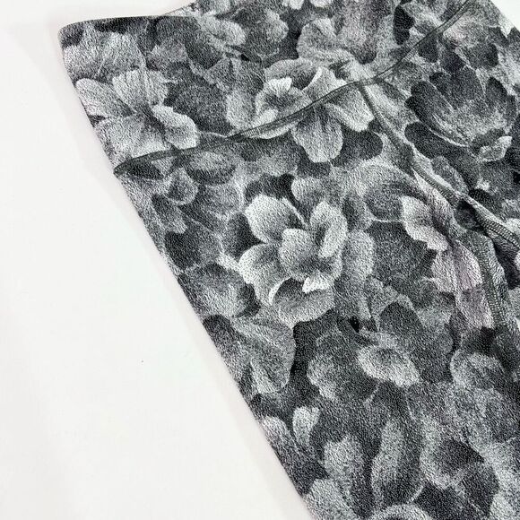 Athleta Leggings Womens Small Black Floral Elation Textured Tight 7/8 Compressio - Picture 2 of 9